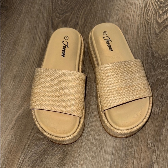 Boutique Beige Slide Sandals- size 7 - Picture 1 of 4